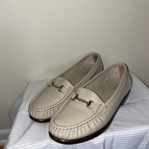 SAS NOLA LOAFERS SIZE 5.5 US WOMAN